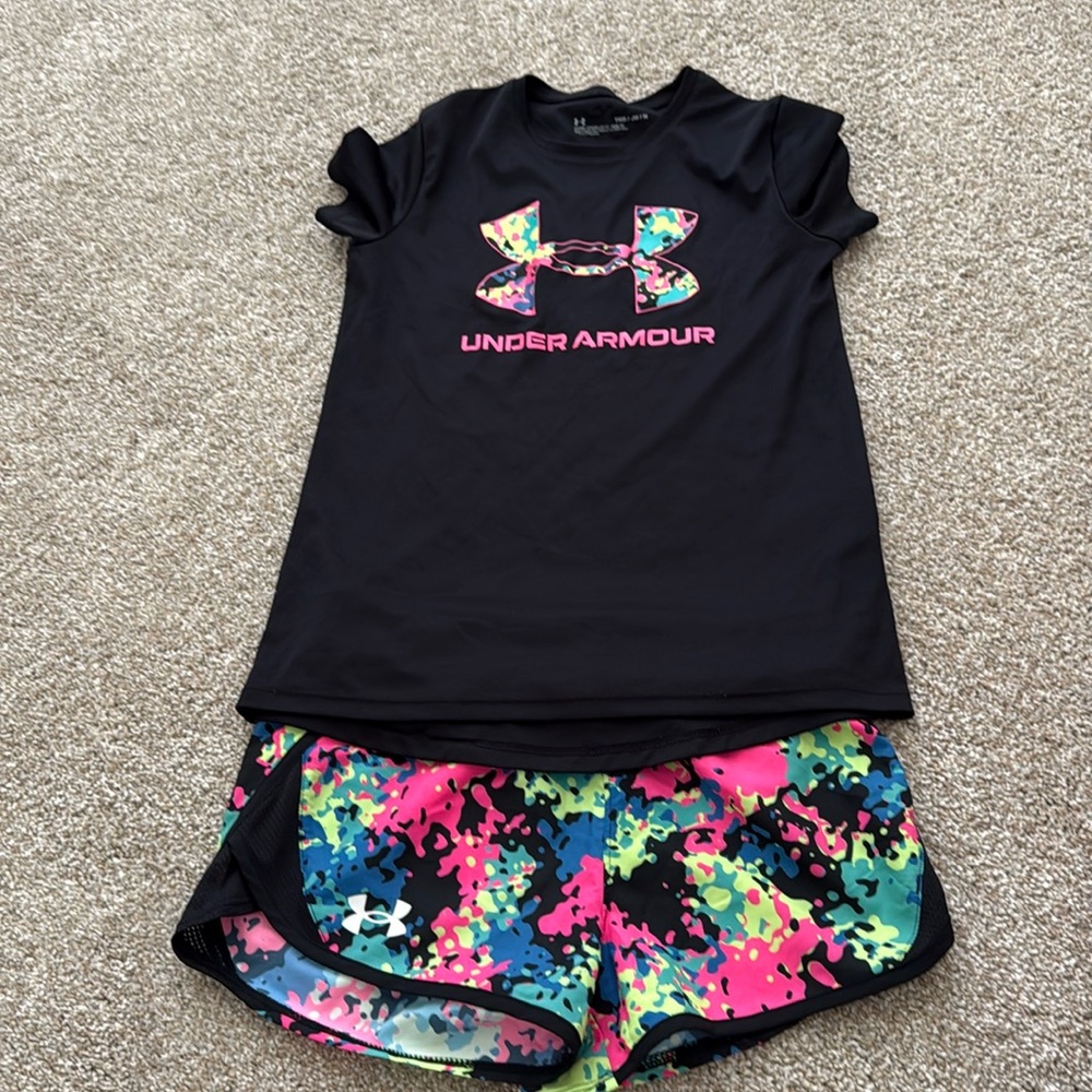 Under Armour youth medium set.